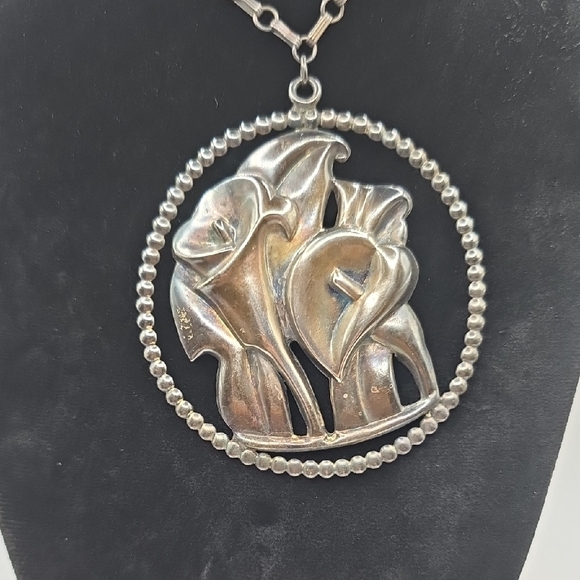 McCelland Jewelry - Vintage McCelland Sterling Silver Calla Lily Floral Pendant Necklace